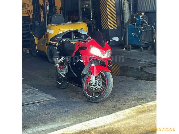 ustasından 1000 cc racing takaslı  Honda CBR 600 F 