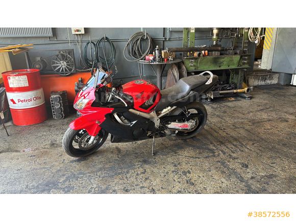 ustasından 1000 cc racing takaslı  Honda CBR 600 F 