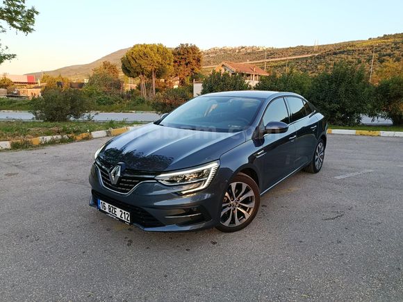 SON FİYAT Renault Megane 1.3 TCe Icon ARALIK 2025 Model    Gri (titanyum)