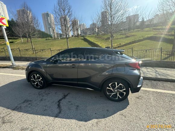 Sahibinden Toyota C-HR 1.8 Hybrid Passion X-Pack 2020 Model