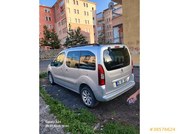 Sahibinden Peugeot Partner 1.6 HDI Comfort Pack 2016 Model  217.000 km Gri (Gümüş)
