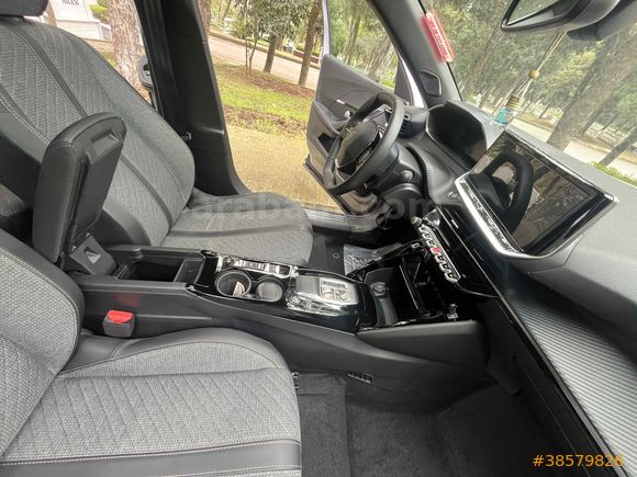 Sahibinden Peugeot e-2008 Allure 2025 Model 