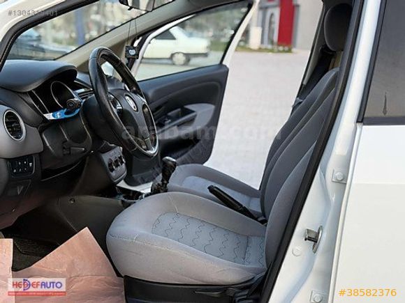 HEDEF AUTO'DAN HAYASIZA YAKIN 2013 LINEA 1.3 MULTİJET YENİ KASA