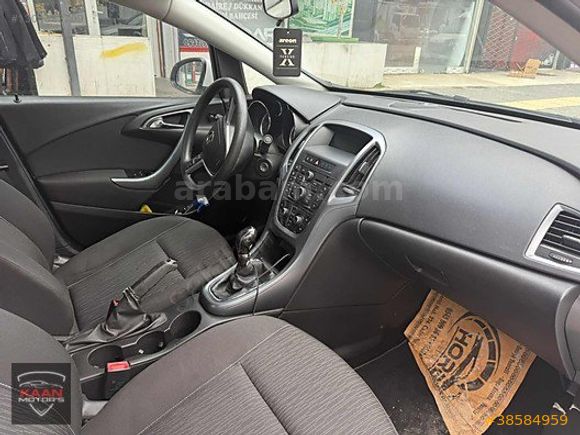 2013 Model Opel Astra Sedan 1.6i