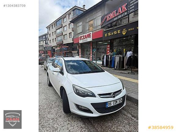 2013 Model Opel Astra Sedan 1.6i