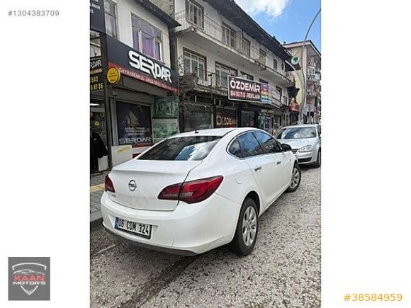 2013 Model Opel Astra Sedan 1.6i