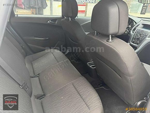 2013 Model Opel Astra Sedan 1.6i