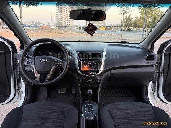 Sahibinden Hyundai Accent Blue 1.6 CRDI Mode Plus 2015 Model  281.000 km Beyaz