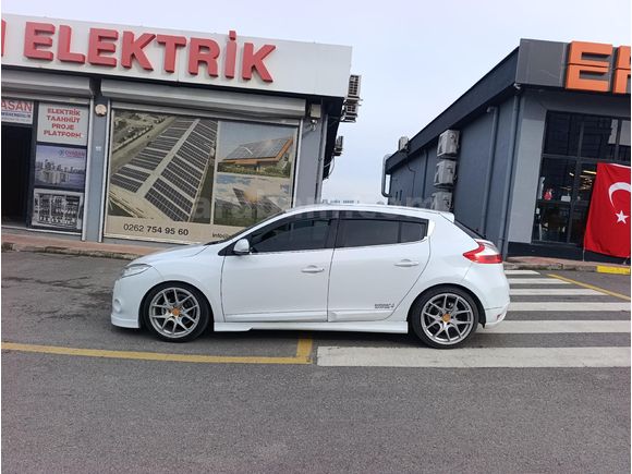 BİNİCİDEN KURUŞ MASRAFSIZ MEGANE 3
