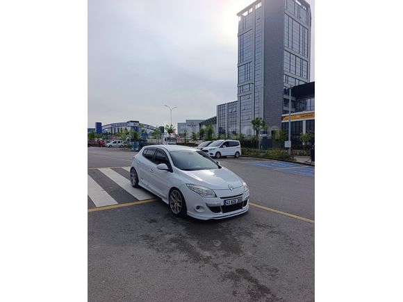 BİNİCİDEN KURUŞ MASRAFSIZ MEGANE 3