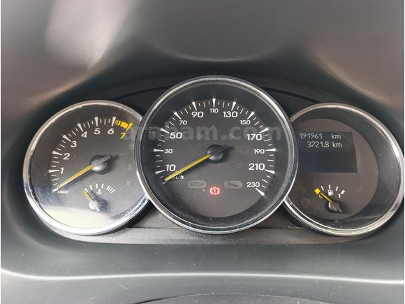BİNİCİDEN KURUŞ MASRAFSIZ MEGANE 3