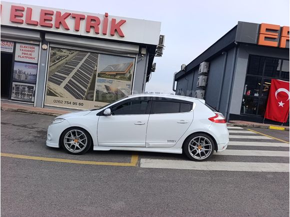 BİNİCİDEN KURUŞ MASRAFSIZ MEGANE 3