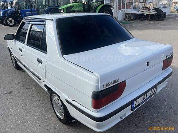 Sadece iki parça boyalı