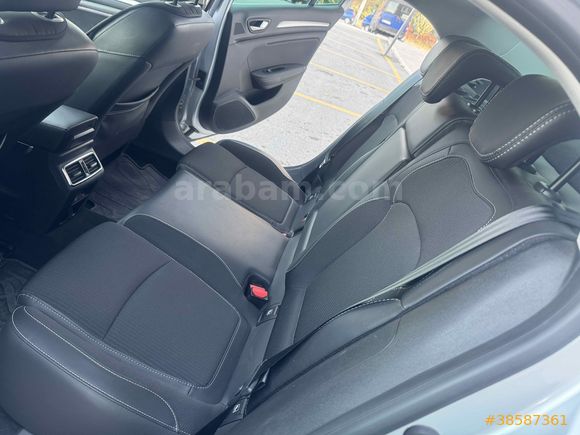 Sahibinden Renault Megane 1.3 TCe Icon 2023 Model 