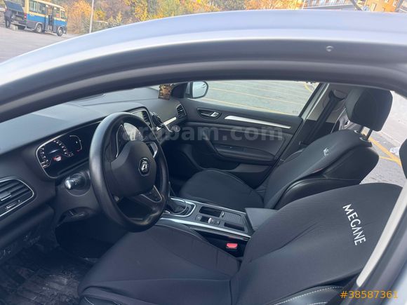 Sahibinden Renault Megane 1.3 TCe Icon 2023 Model 