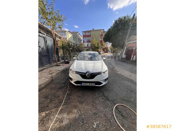 Sahibinden Renault Megane 1.3 TCe Joy Comfort 2021 Model  98.000 km Beyaz