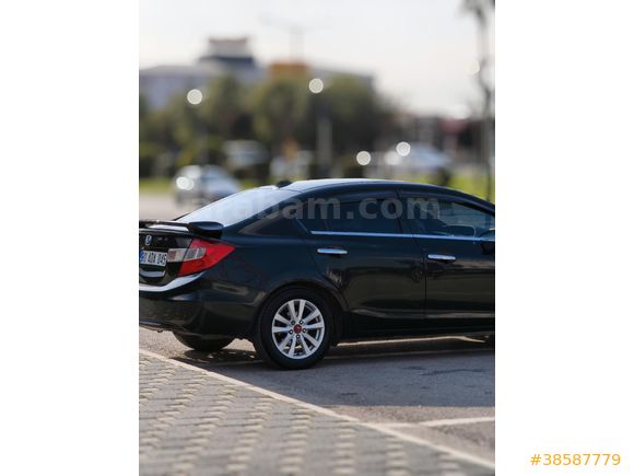 Sahibinden Honda Civic 1.6i VTEC ECO Elegance 2012 Model