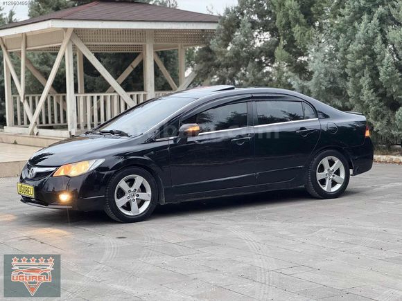 AHMET UĞURELİ'DEN OTOMATİK + SANROF HONDA CİVİC ELEGANS