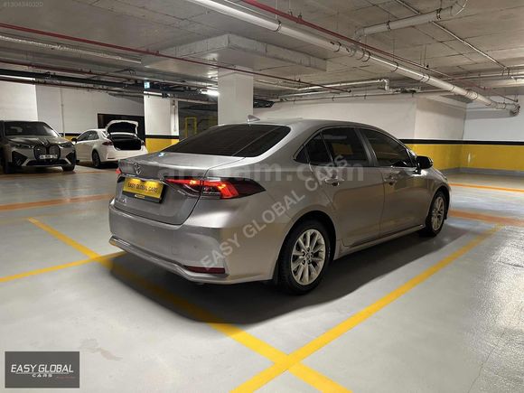 2021 TOYOTA COROLLA 1.5 DREAM 43 BIN KM DE