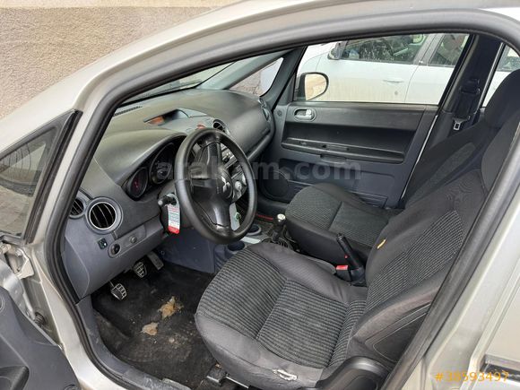Acil Mitsubishi Colt 1.3 Invite 2008 model  291.000 km Gri