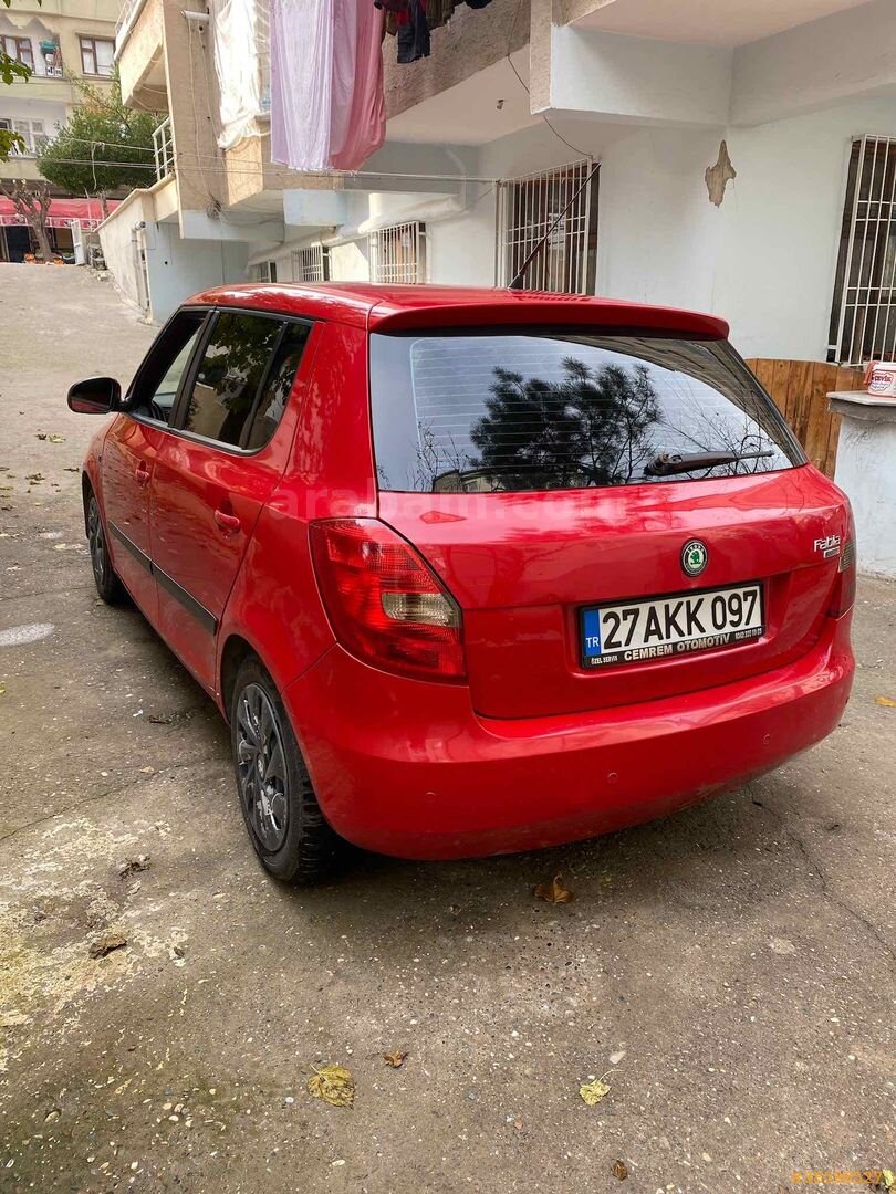 Sahibinden Skoda Fabia 1.2 Classic 2008 Model Muğla 312.000 km Kırmızı 4