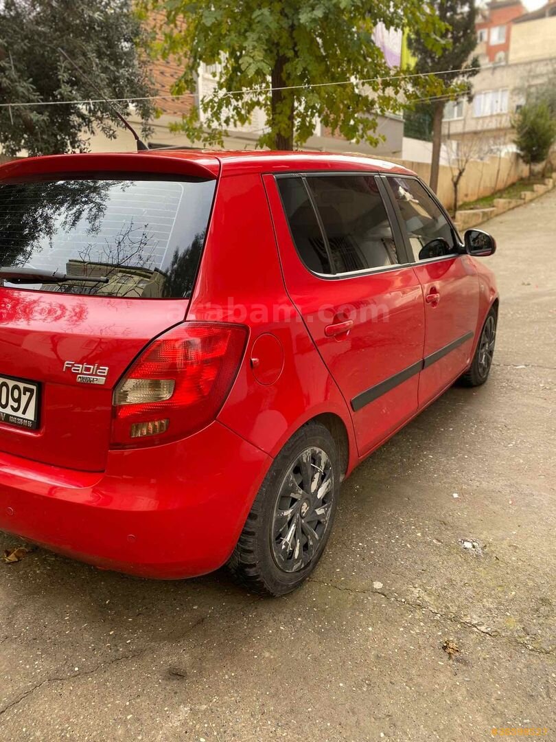 Sahibinden Skoda Fabia 1.2 Classic 2008 Model Muğla 312.000 km Kırmızı 7
