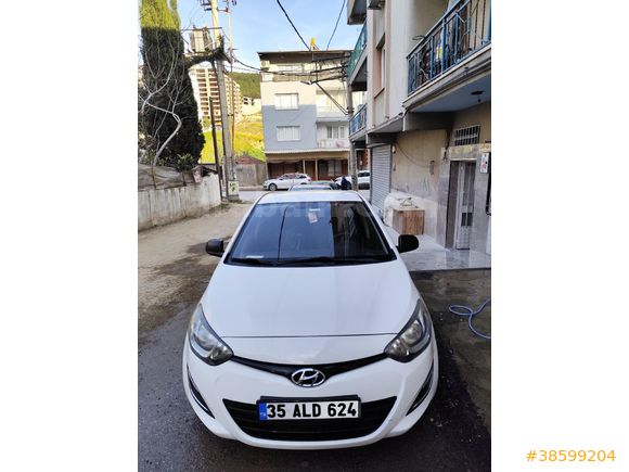 Sahibinden Hyundai i20 1.4 CRDi Jump 2014 Model İzmir 170.000 km Beyaz