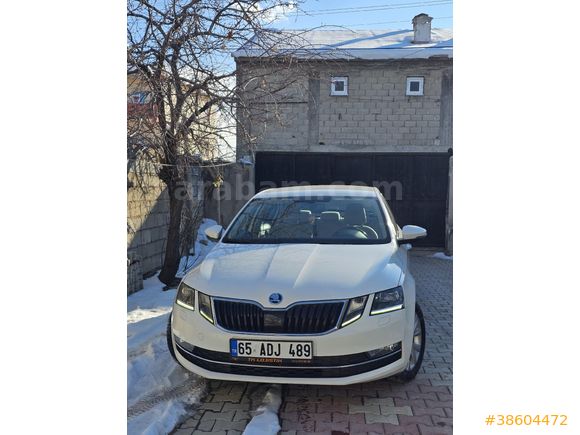 Sahibinden Skoda Octavia 1.6 TDI Style 2018 Model  275.000 km Beyaz