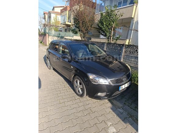 Sahibinden Kia Ceed 1.6 CRDi Motion 2011 Model Sakarya