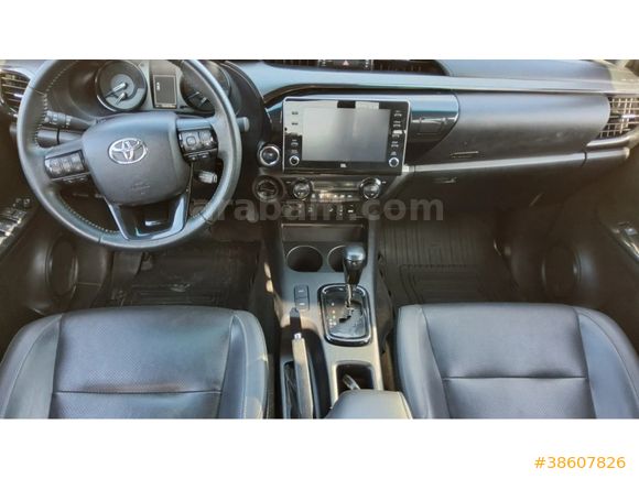 TOYOTA BAKIRCILAR 2023 HİLUX İNVİNCİBLE 4x4-ÇEKİ DEMİRLİ