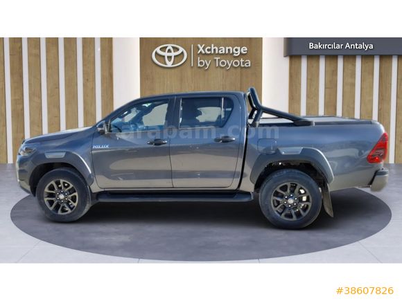 TOYOTA BAKIRCILAR 2023 HİLUX İNVİNCİBLE 4x4-ÇEKİ DEMİRLİ