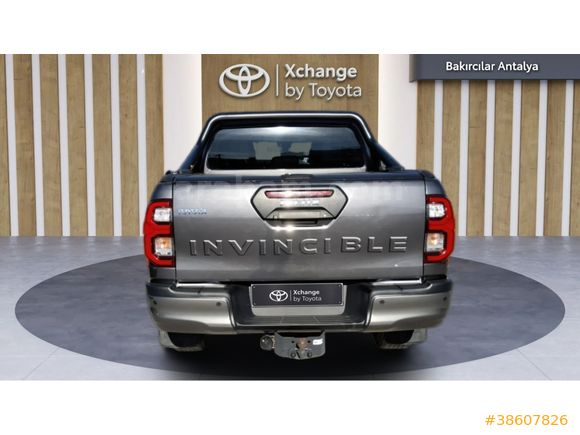 TOYOTA BAKIRCILAR 2023 HİLUX İNVİNCİBLE 4x4-ÇEKİ DEMİRLİ