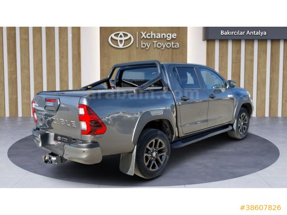 TOYOTA BAKIRCILAR 2023 HİLUX İNVİNCİBLE 4x4-ÇEKİ DEMİRLİ