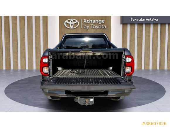 TOYOTA BAKIRCILAR 2023 HİLUX İNVİNCİBLE 4x4-ÇEKİ DEMİRLİ
