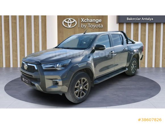 TOYOTA BAKIRCILAR 2023 HİLUX İNVİNCİBLE 4x4-ÇEKİ DEMİRLİ