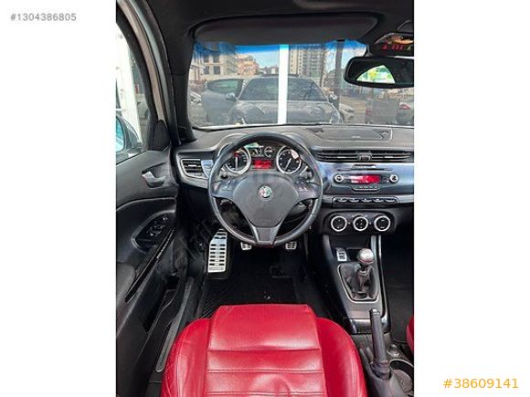 EMRGROUP'DAN ALFA ROMEO/CAM TAVAN/KIRMIZI DERİ KOLTUK/TERTEMİZ