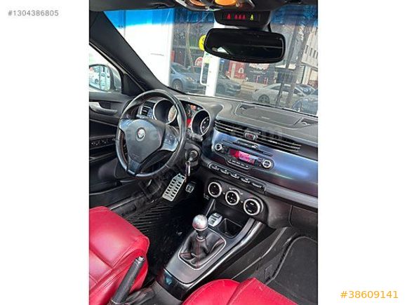 EMRGROUP'DAN ALFA ROMEO/CAM TAVAN/KIRMIZI DERİ KOLTUK/TERTEMİZ
