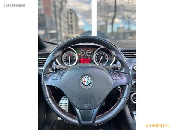 EMRGROUP'DAN ALFA ROMEO/CAM TAVAN/KIRMIZI DERİ KOLTUK/TERTEMİZ