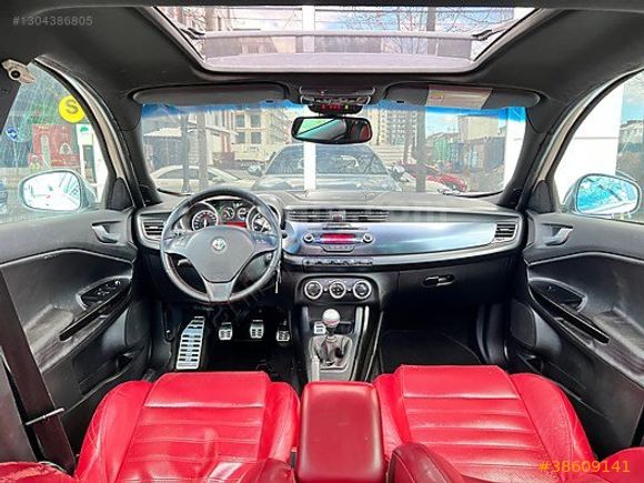 EMRGROUP'DAN ALFA ROMEO/CAM TAVAN/KIRMIZI DERİ KOLTUK/TERTEMİZ