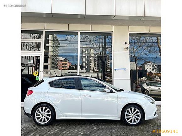EMRGROUP'DAN ALFA ROMEO/CAM TAVAN/KIRMIZI DERİ KOLTUK/TERTEMİZ