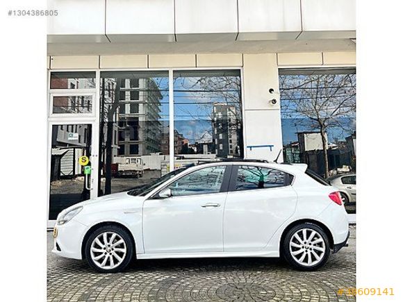 EMRGROUP'DAN ALFA ROMEO/CAM TAVAN/KIRMIZI DERİ KOLTUK/TERTEMİZ