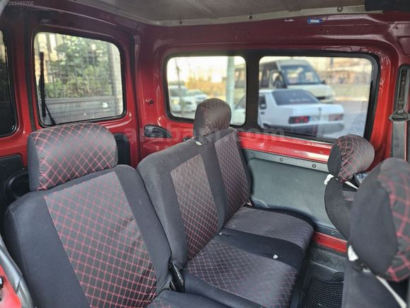 **70 PEŞİNLE TAKSİTLİ** RENAULT KANGO KALEM GİBİ DÜZGÜN