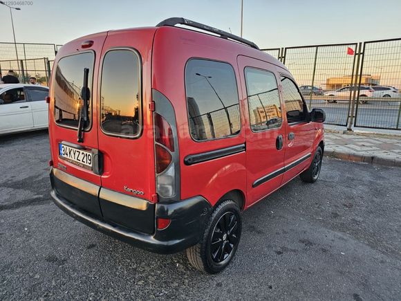**70 PEŞİNLE TAKSİTLİ** RENAULT KANGO KALEM GİBİ DÜZGÜN