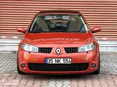 ZENGİN OTOMOTİV DEN HATASIZ BOYASIZ MEGANE 2 RS