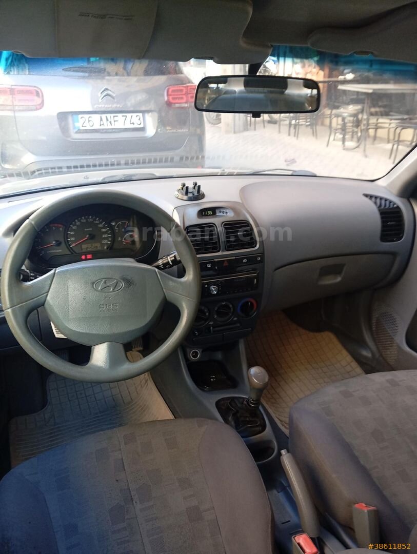 Sahibinden Hyundai Accent 1.5 CRDi Admire 2005 Model Eskişehir 249.000 km Lacivert 5