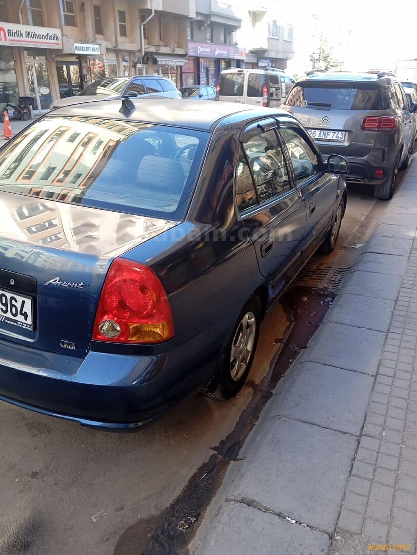 Sahibinden Hyundai Accent 1.5 CRDi Admire 2005 Model Eskişehir 249.000 km Lacivert 3
