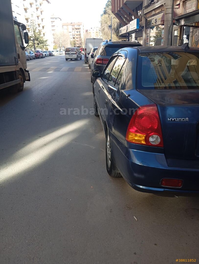 Sahibinden Hyundai Accent 1.5 CRDi Admire 2005 Model Eskişehir 249.000 km Lacivert 4
