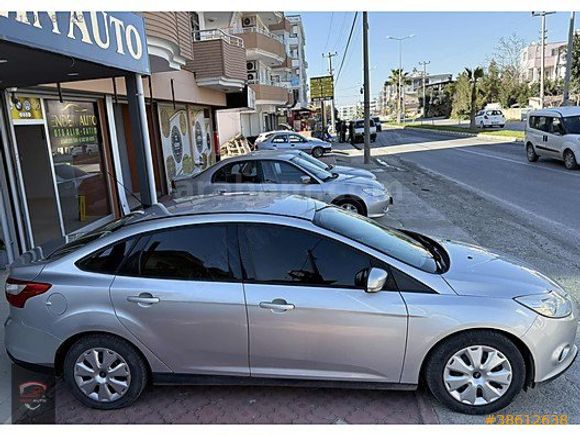 ERZİN AUTO'DAN 2014 MODEL FORD FOCUS BAKIMLI MASRAFSIZ TEMİZ