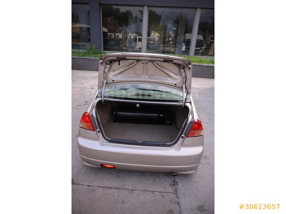 Sahibinden Honda Civic 1.6i VTEC ES 2005 Model