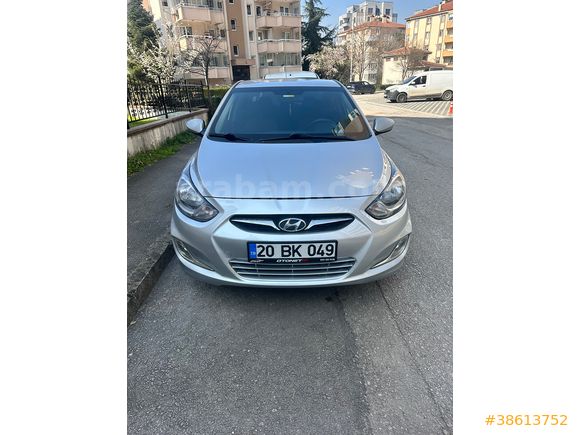 Sahibinden Hyundai Accent Blue 1.6 CRDI Mode Plus 2014 Model 